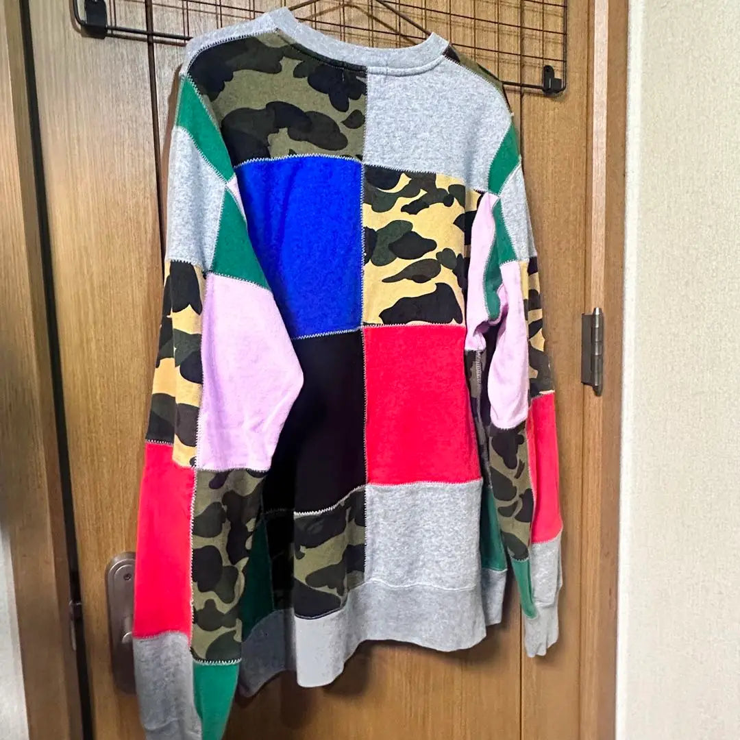 Sudadera con cuello redondo y parches de tiburón de Bape