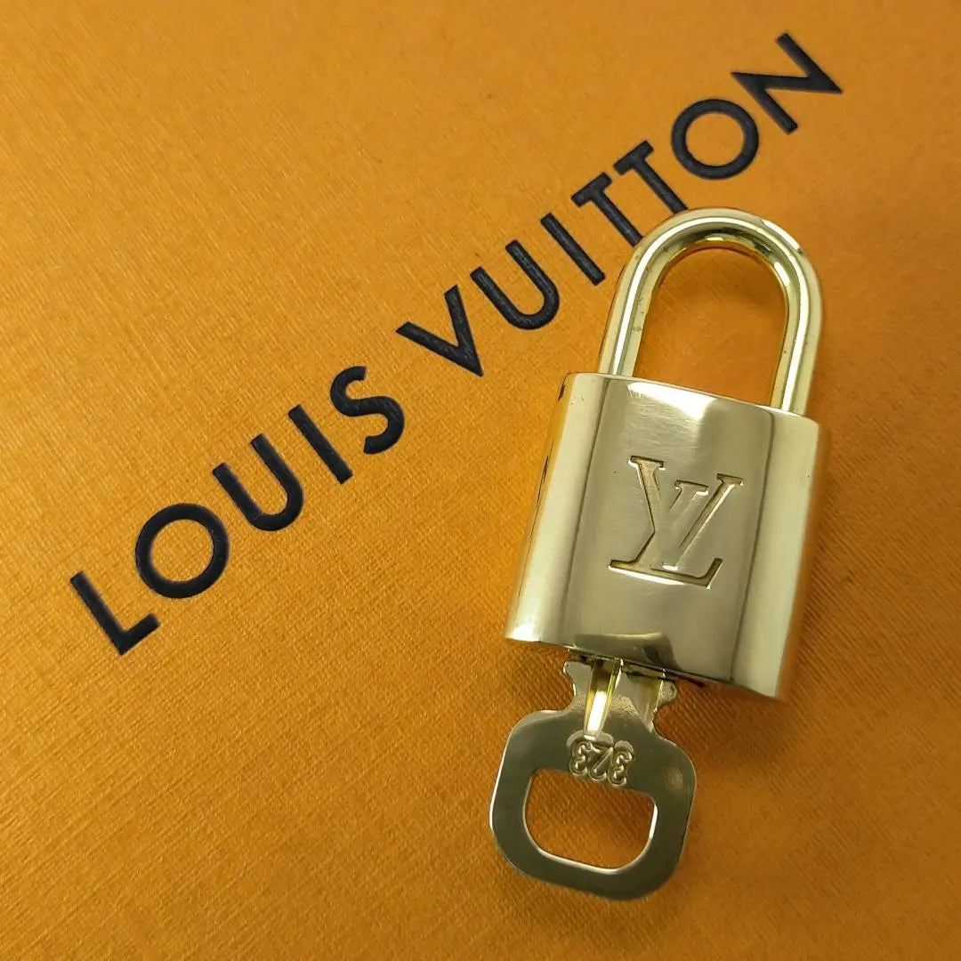 [Vuitton] Padlock Padlock Cadena Key 323 Z1386