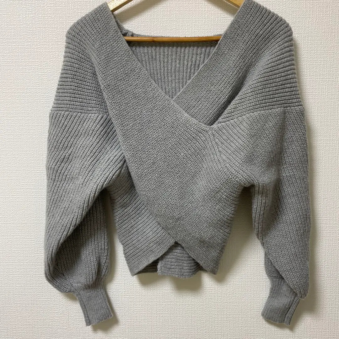 Crossover grey knit