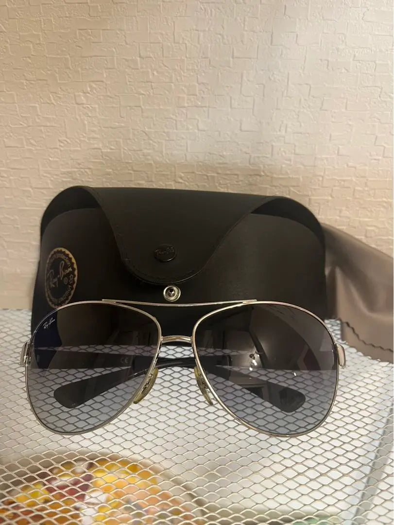 Ray-Ban Almost New Sunglasses with Case