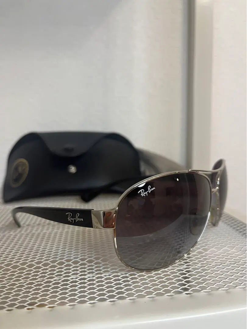 Ray-Ban Almost New Sunglasses with Case