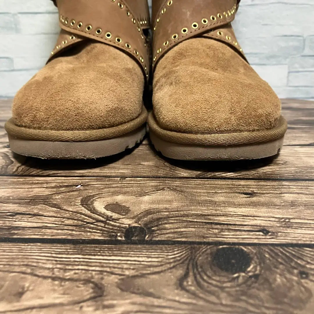 Botas de piel de oveja de gamuza UGG MABEL [22.0] en buen estado