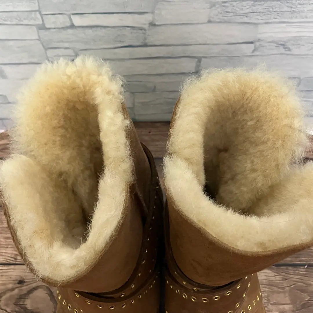 Botas de piel de oveja de gamuza UGG MABEL [22.0] en buen estado