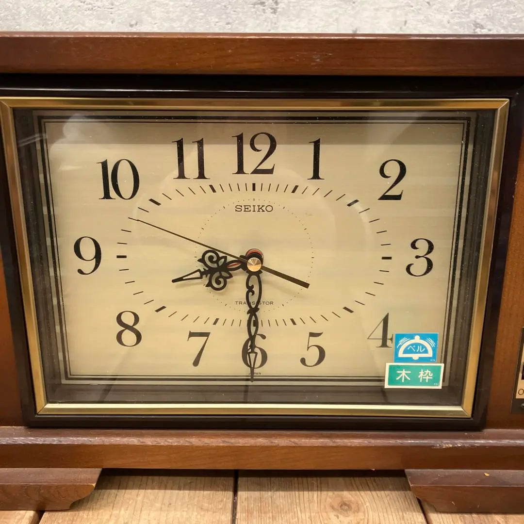 Junk item Showa Retro SEIKO Seiko Wooden Frame Table Clock Analog Clock