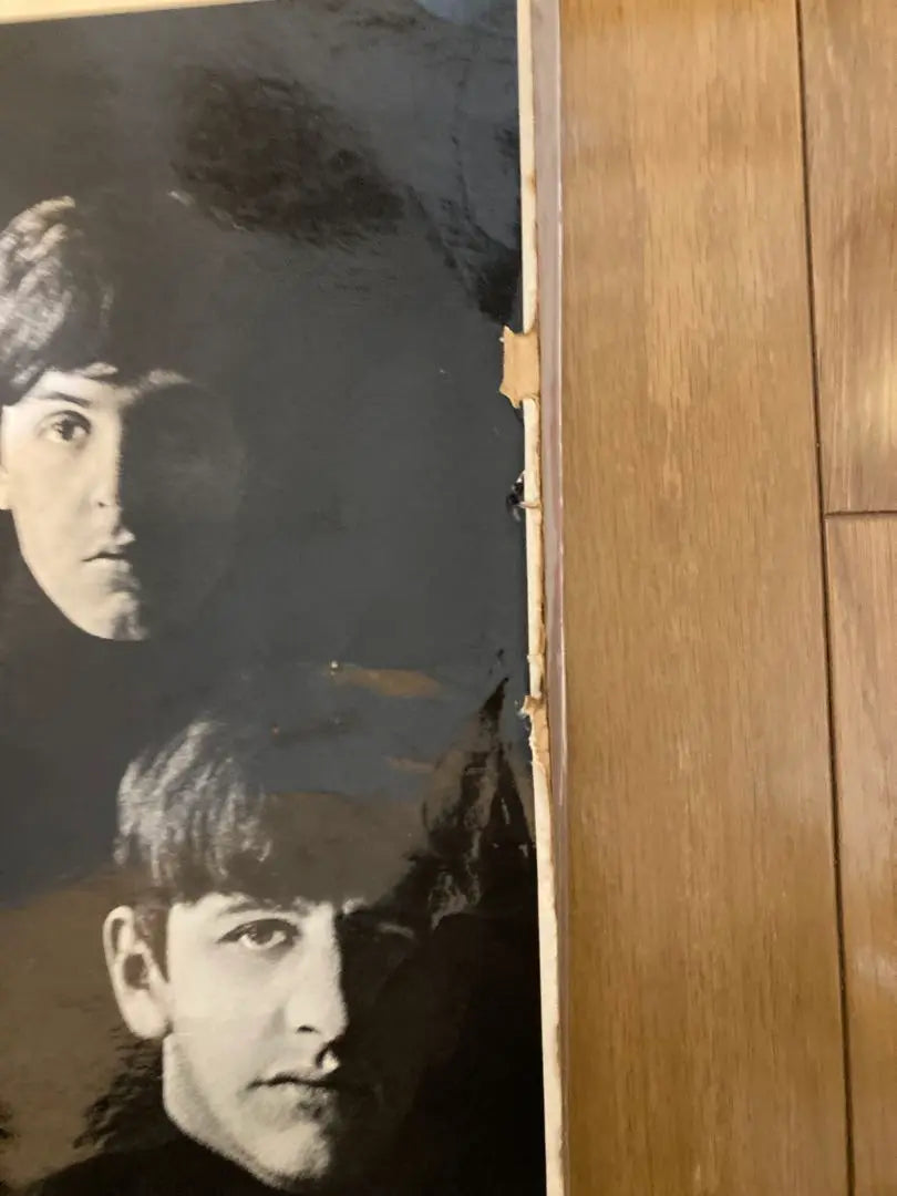 Raro primer Jobet británico de dos caras y dos digitales con el disco de los Beatles