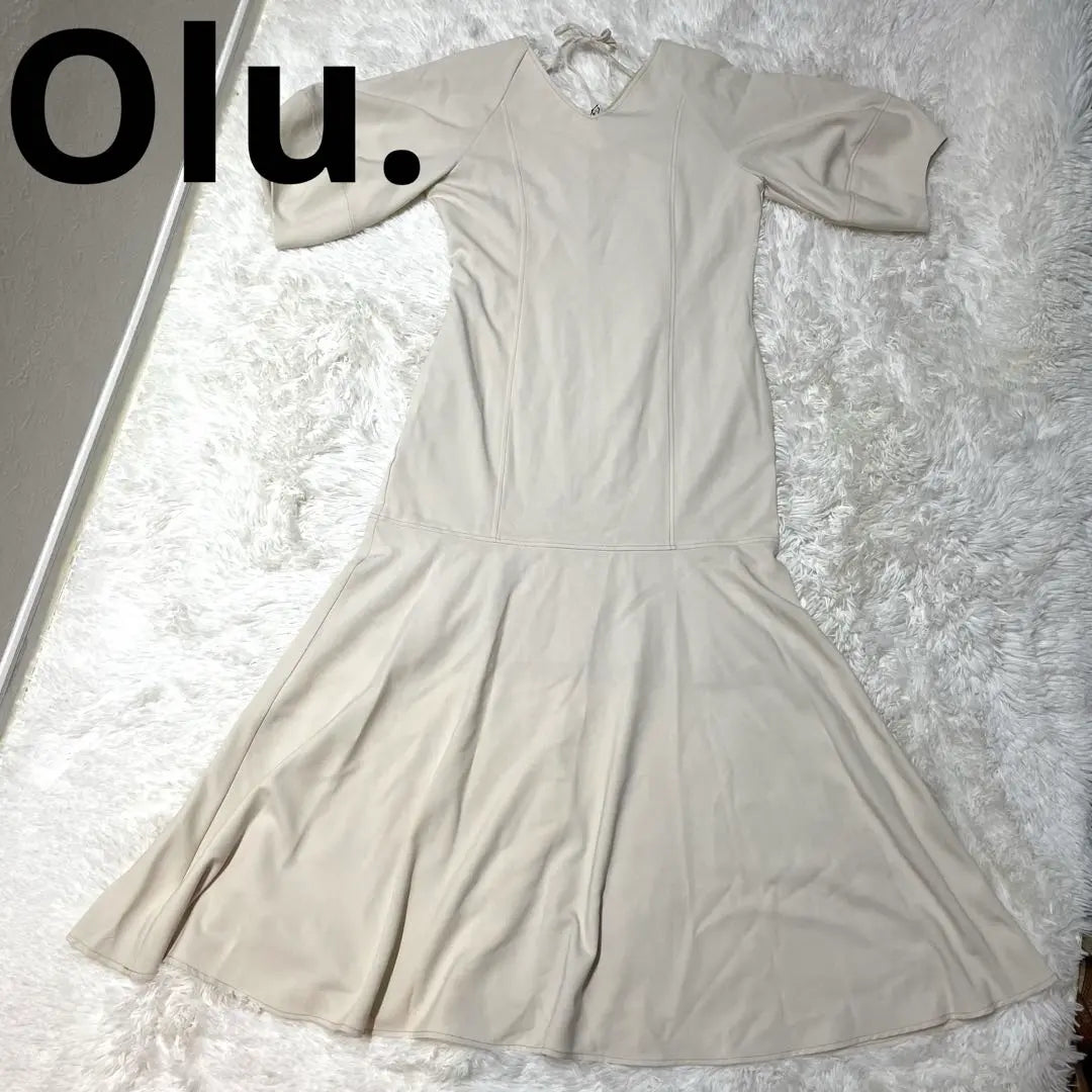 [Nuevo y sin usar] Olu. Vestido sirena con mangas farol