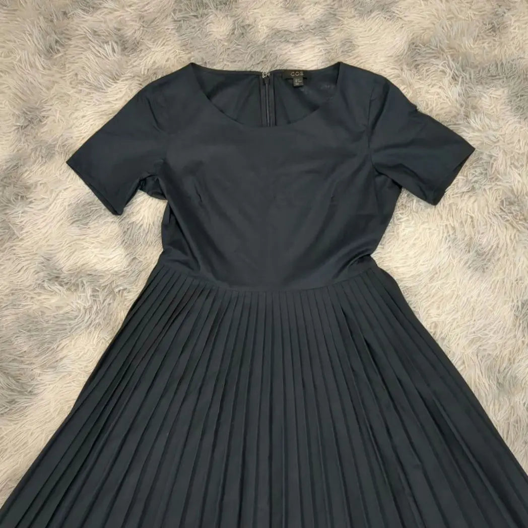 [COS] Cosplay dress, long dress, short sleeves, switching, pleats, elegant