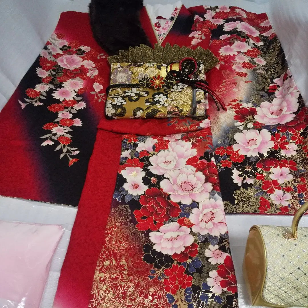 Conjunto completo de kimono de manga larga de seda pura en rojo, negro, dorado y flor de cerezo, etc. Fukuro-obi, obi-jime, obi-age, medio cuello, cuello en capas, ceremonia de mayoría de edad, ceremonia de graduación, etc.