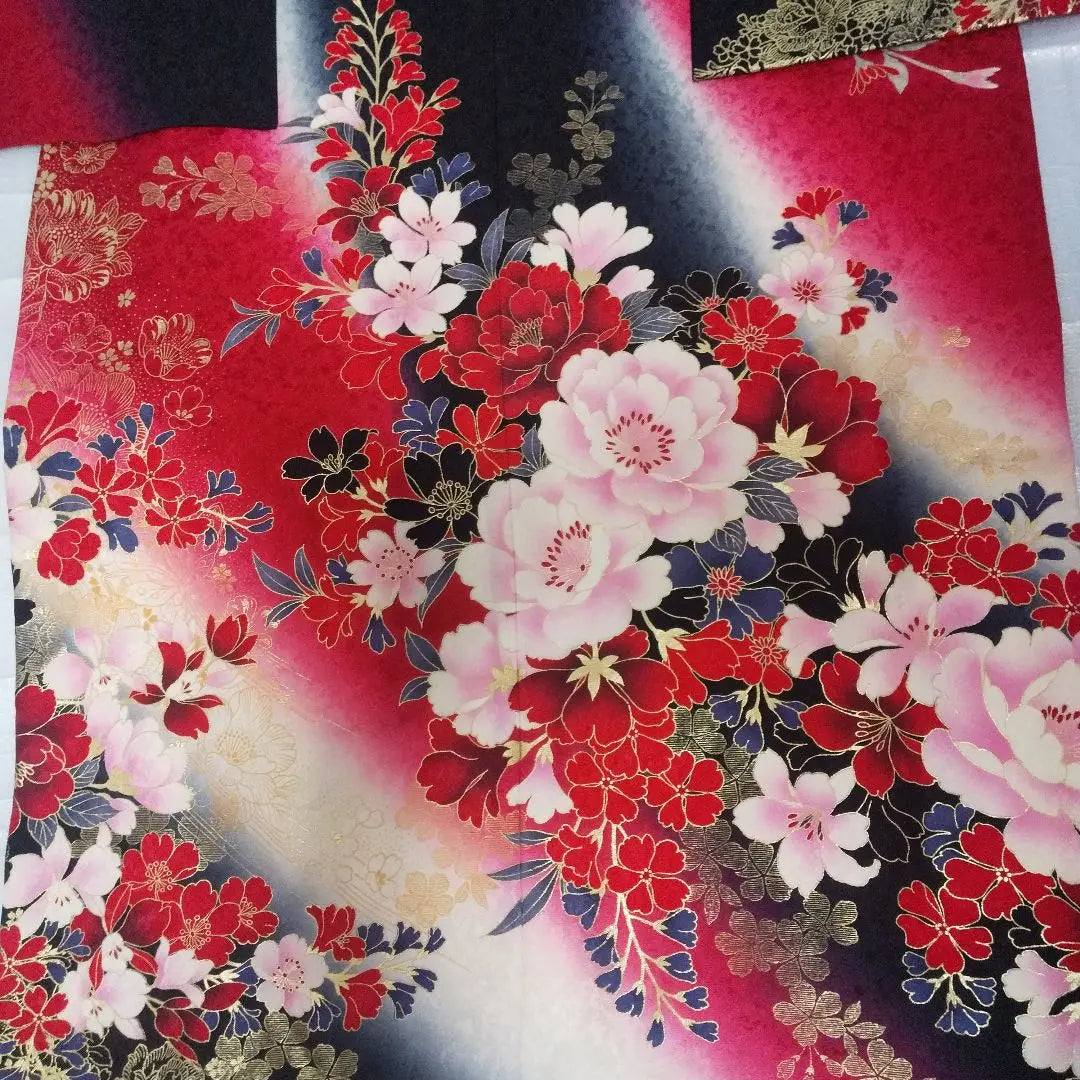 Red, black, gold and cherry blossom pure silk long-sleeved kimono full set, etc. Fukuro-obi, obi-jime, obi-age, half-collar, layered collar, coming-of-age ceremony, graduation ceremony, etc.