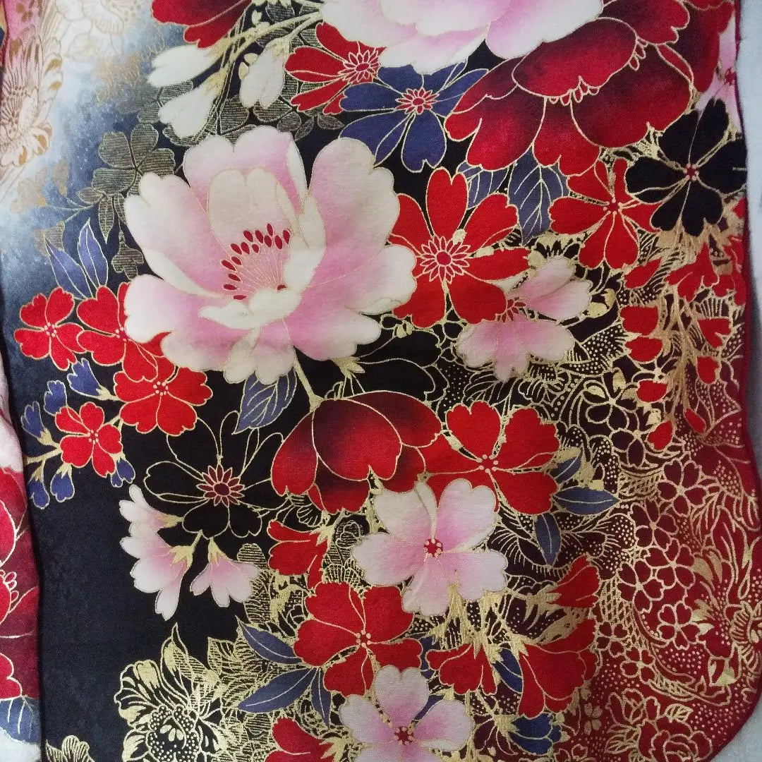 Red, black, gold and cherry blossom pure silk long-sleeved kimono full set, etc. Fukuro-obi, obi-jime, obi-age, half-collar, layered collar, coming-of-age ceremony, graduation ceremony, etc.