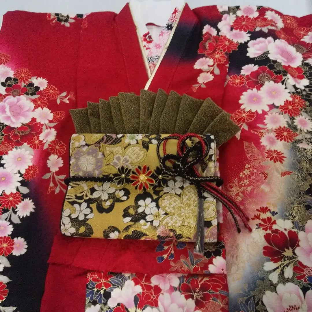 Conjunto completo de kimono de manga larga de seda pura en rojo, negro, dorado y flor de cerezo, etc. Fukuro-obi, obi-jime, obi-age, medio cuello, cuello en capas, ceremonia de mayoría de edad, ceremonia de graduación, etc.