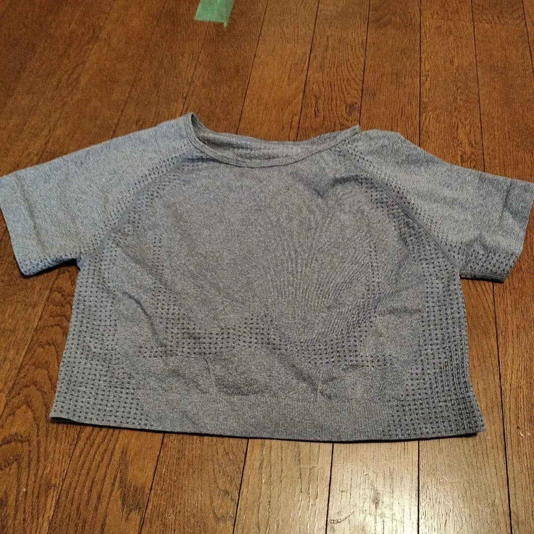 [Price reduction] Gray M size T-shirt polyester spandex