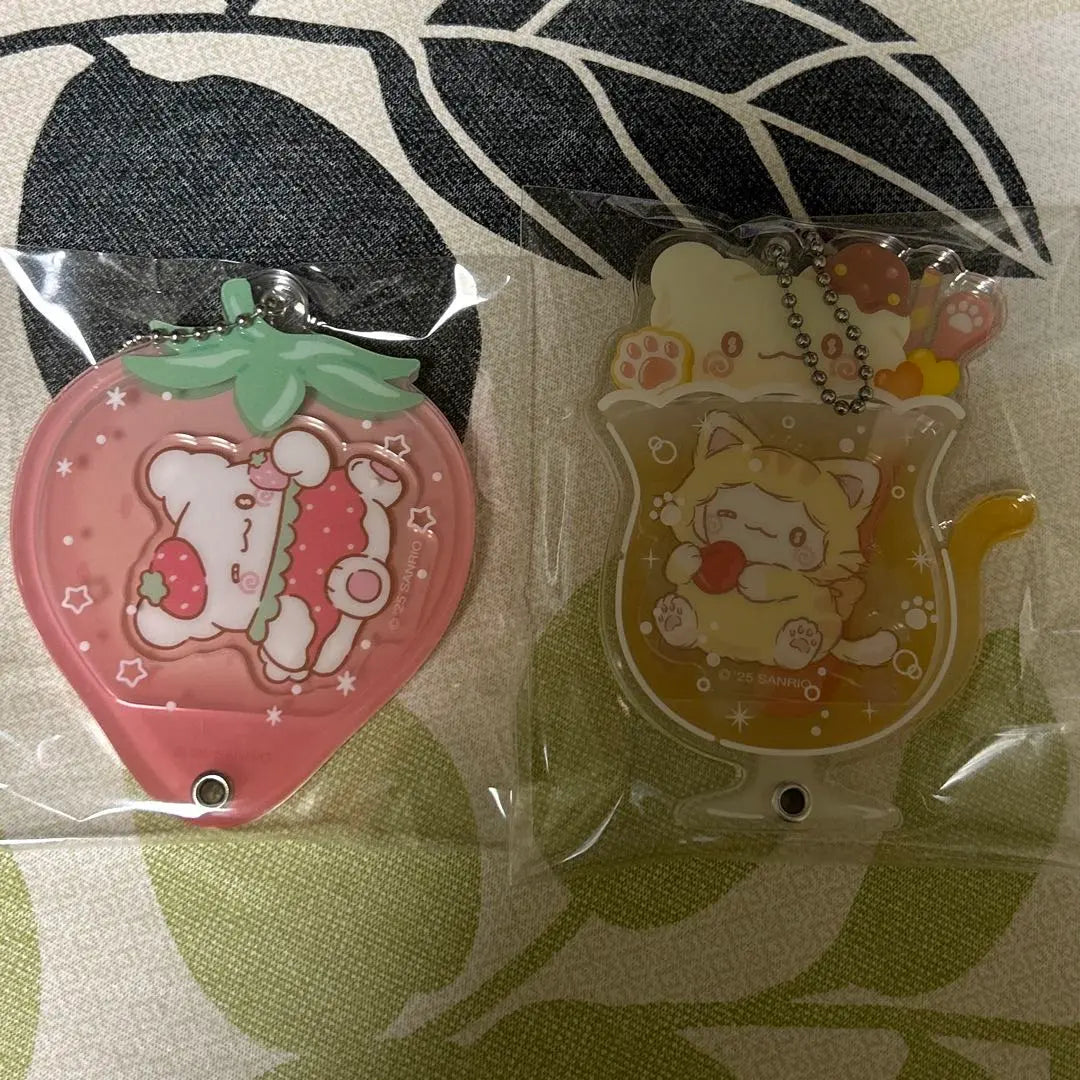 Charms acrílicos personalizados de Sanrio Gato Soda Fresa Hanamaru Fantasma