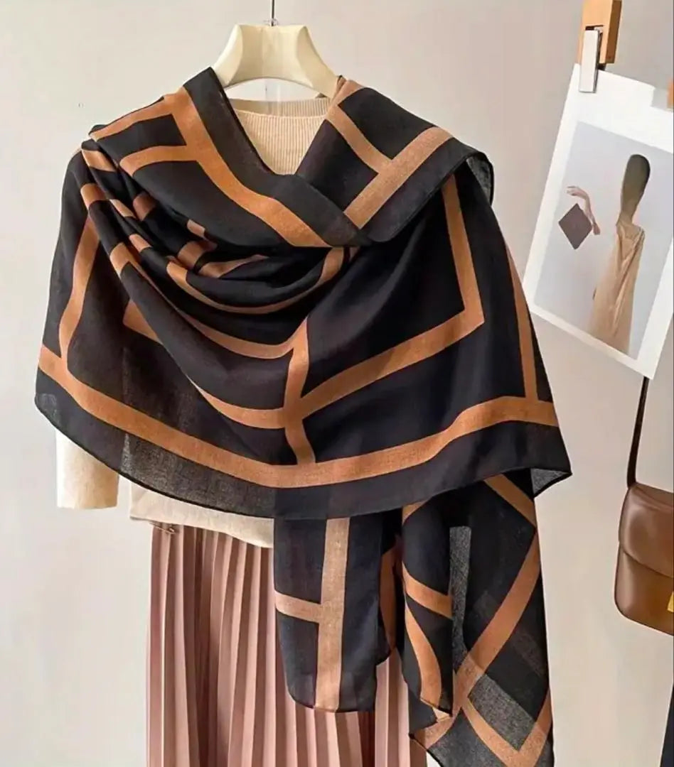 Black and brown striped stole