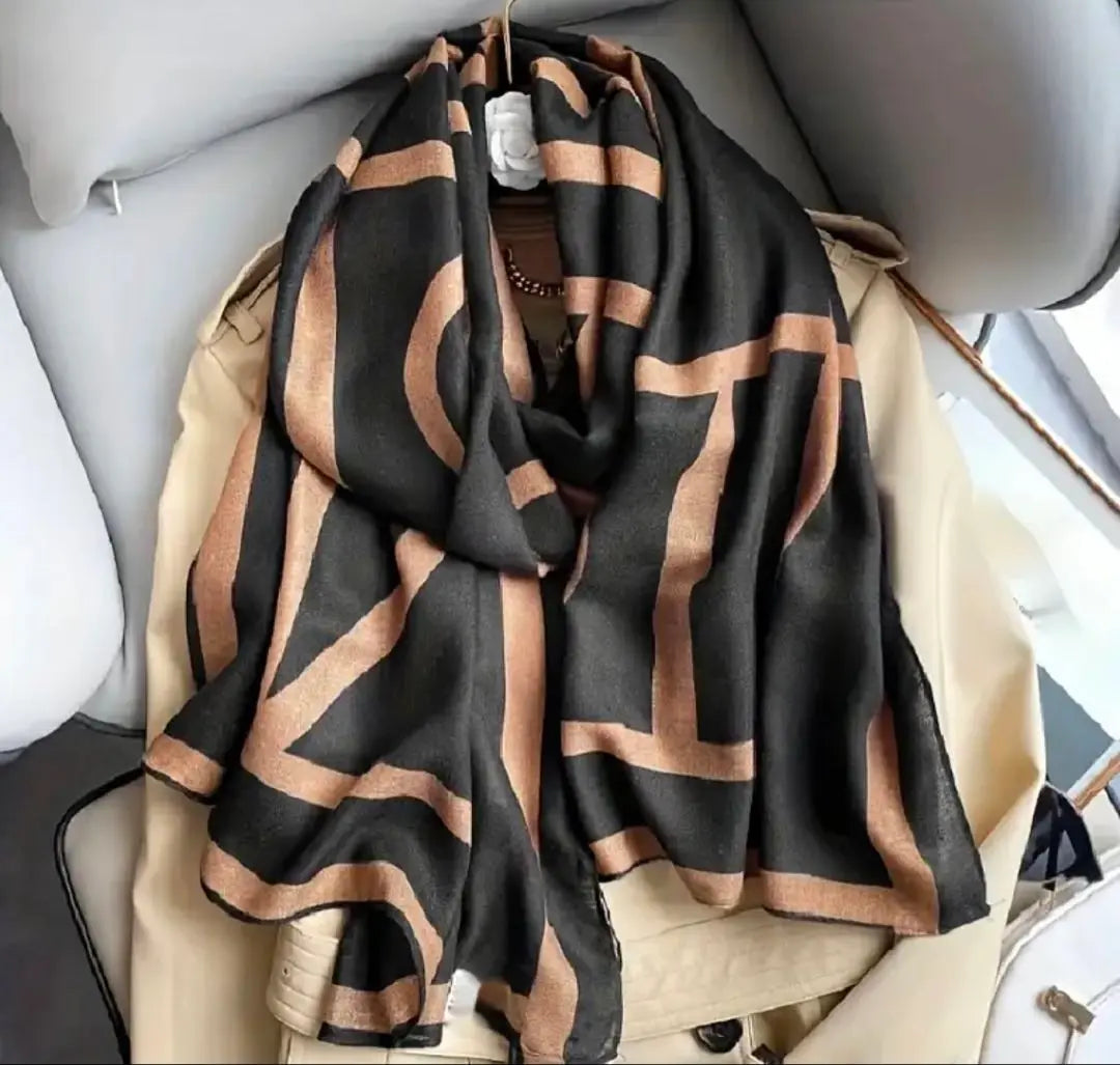 Black and brown striped stole