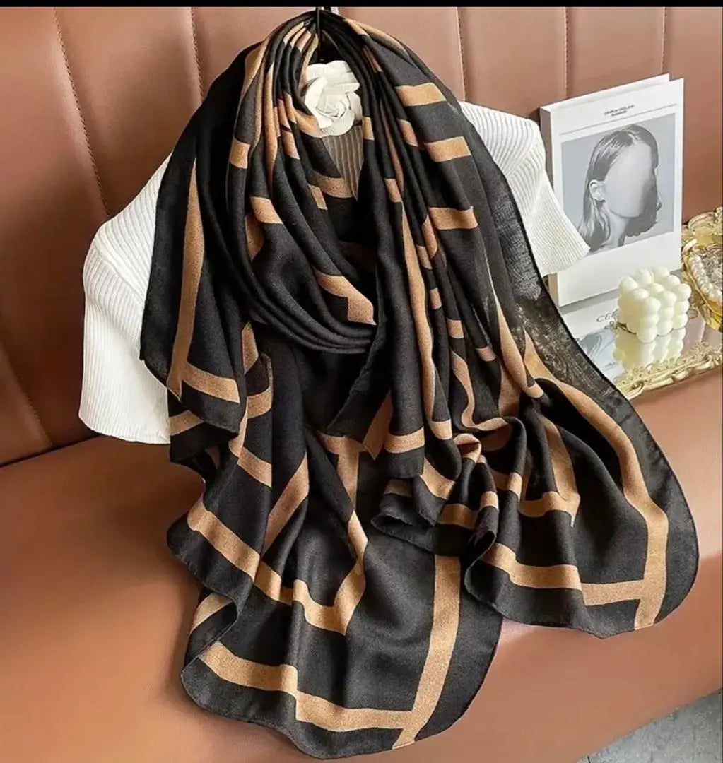 Black and brown striped stole