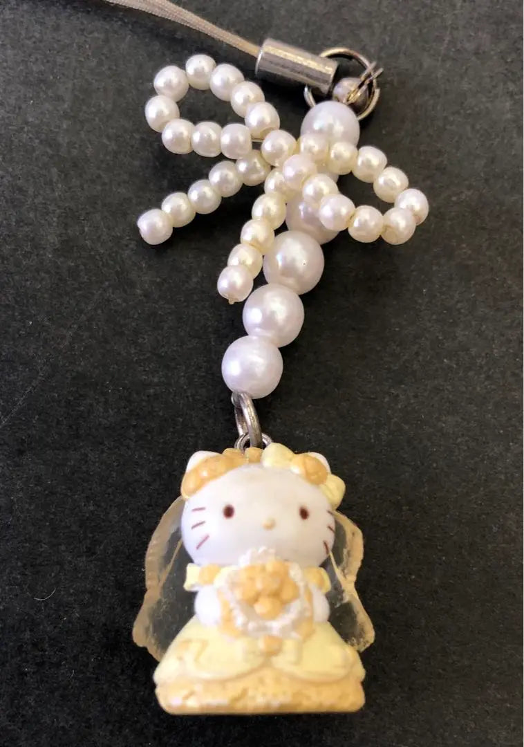 Netsuke de Hello Kitty de Sanrio, versión de boda muy rara