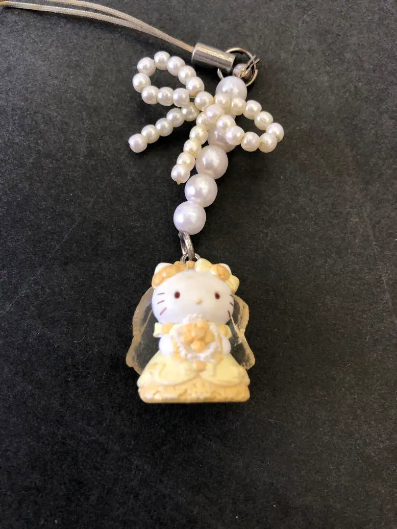 Netsuke de Hello Kitty de Sanrio, versión de boda muy rara