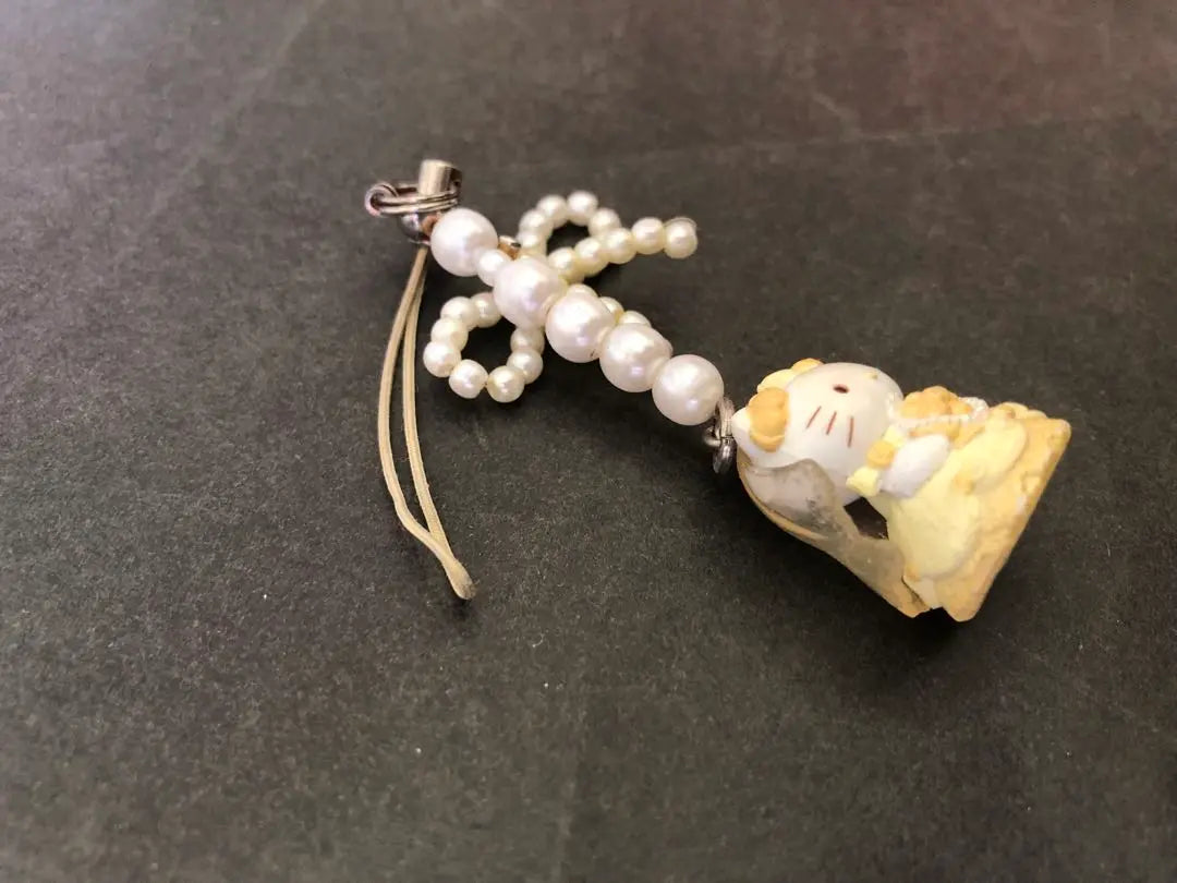 Super Rare Sanrio Hello Kitty Netsuke Wedding Version