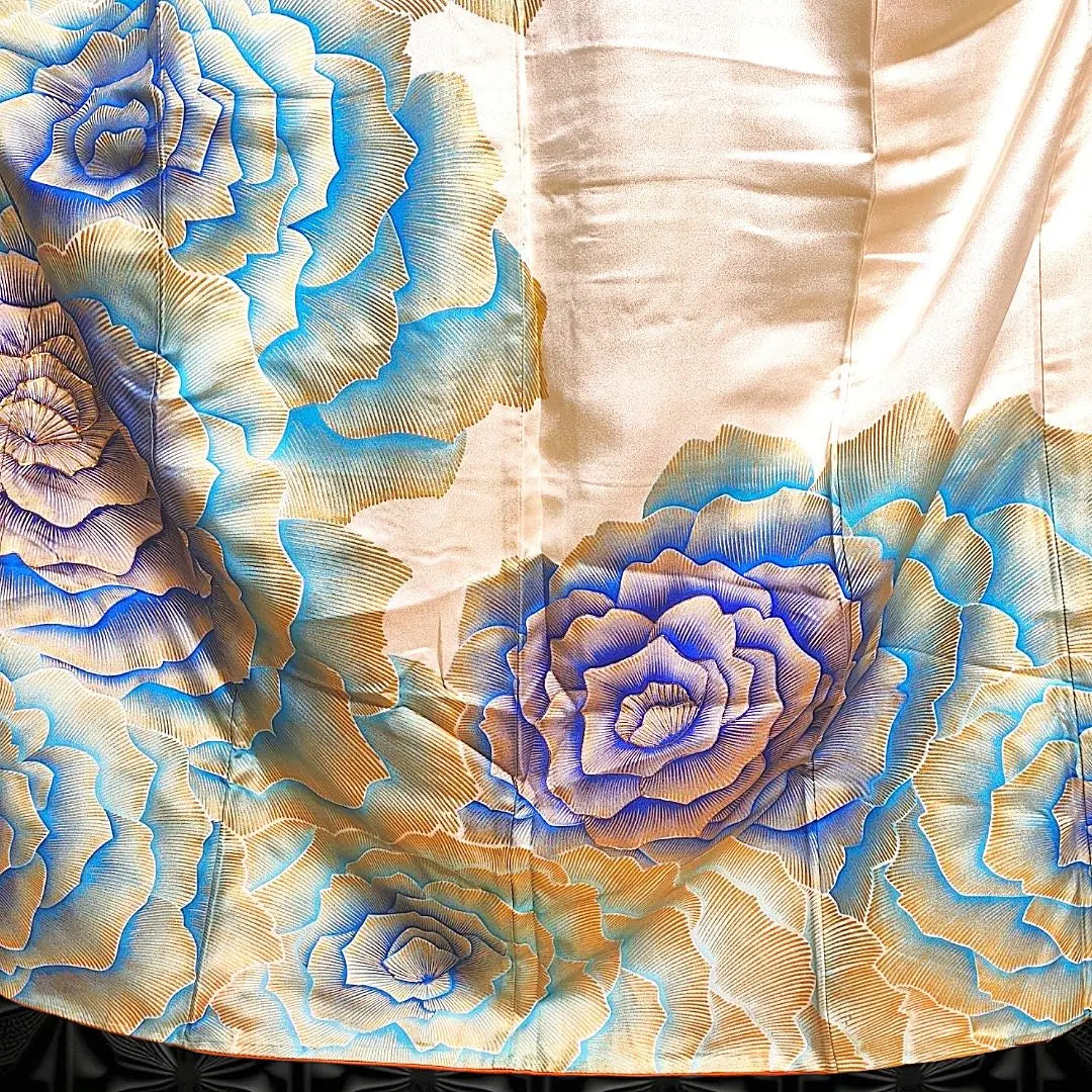 ♥Extremely beautiful! ♥One-of-a-kind♥The Supreme Brilliance♦"Miraculous Blue Rose"♦Authentic gold leaf furisode☞Single sale