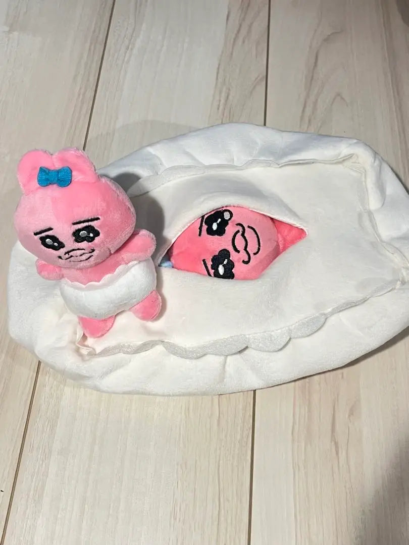 Panties / Tissue cover + stuffed animal / *Shipping included / Poor!