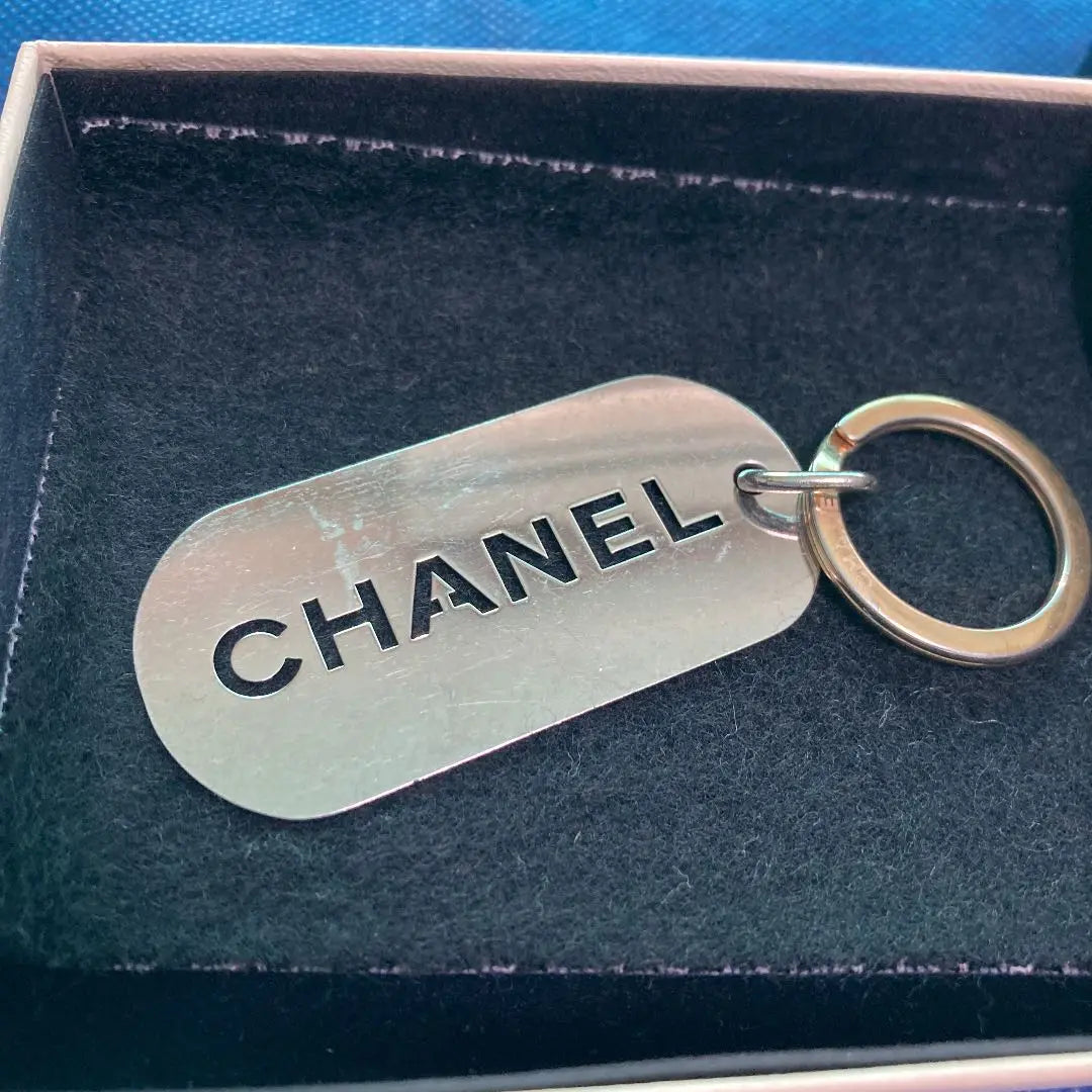 ✨ CHANEL key ring ✨