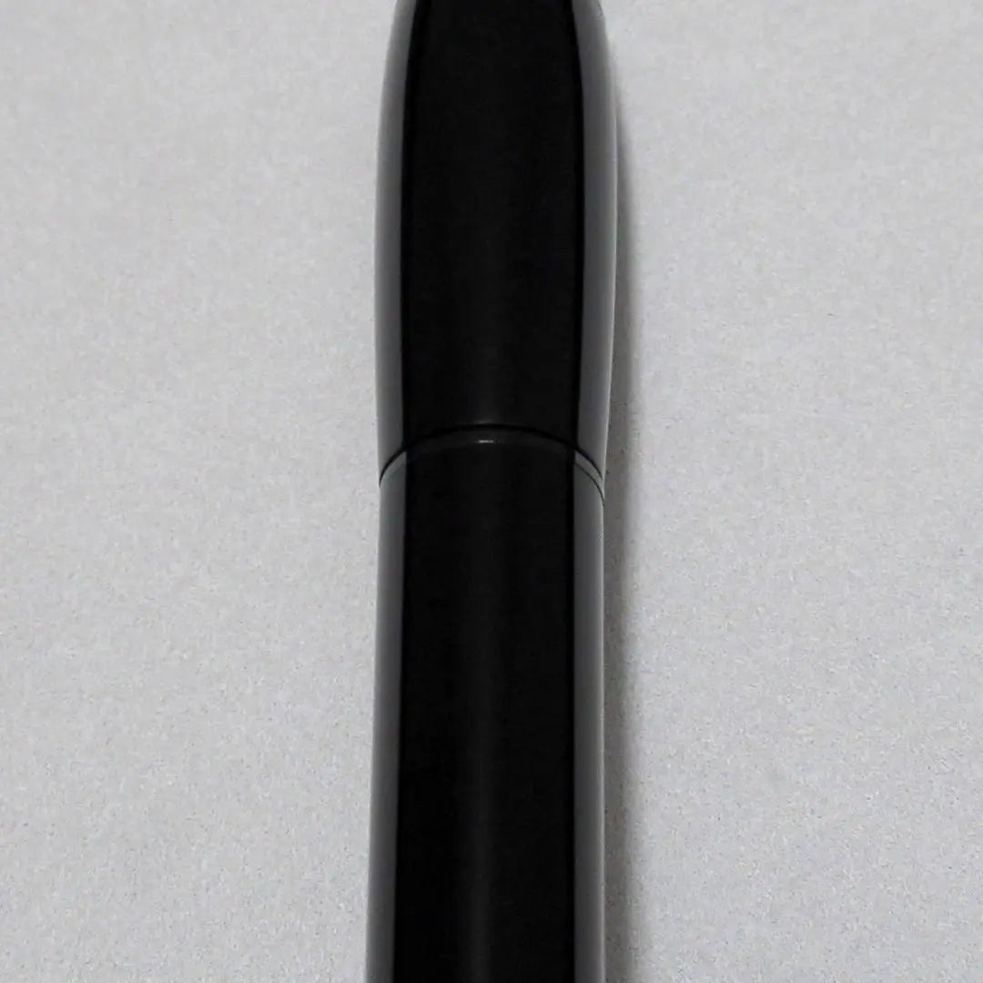 Pluma estilográfica Montblanc Star Walker Black Cosmos 129745