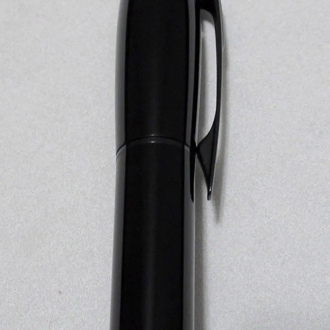 Pluma estilográfica Montblanc Star Walker Black Cosmos 129745