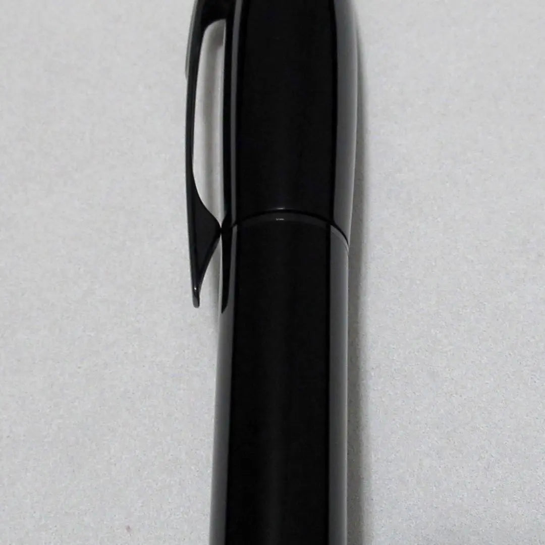 Pluma estilográfica Montblanc Star Walker Black Cosmos 129745