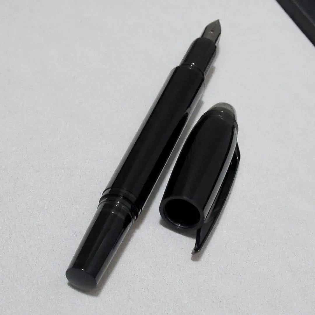 Pluma estilográfica Montblanc Star Walker Black Cosmos 129745