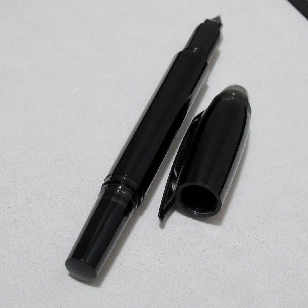 Pluma estilográfica Montblanc Star Walker Black Cosmos 129745