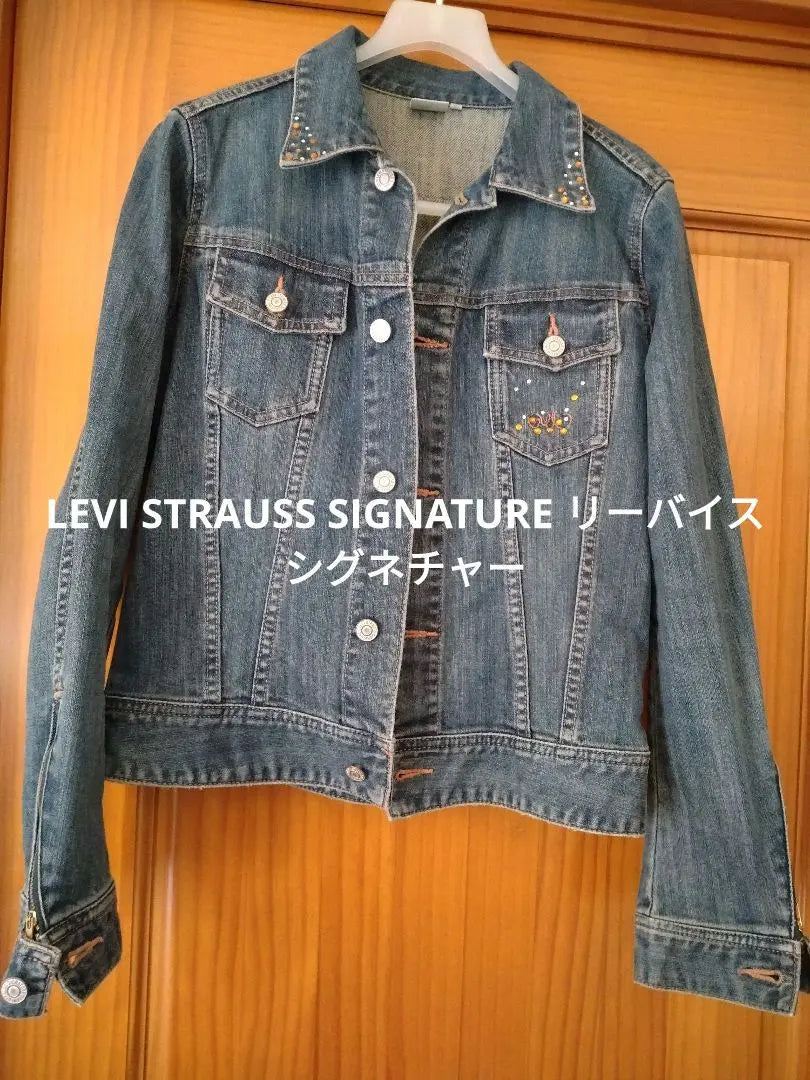 Chaqueta vaquera con la firma de Levi Strauss, talla L