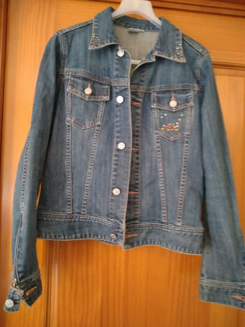 Chaqueta vaquera con la firma de Levi Strauss, talla L