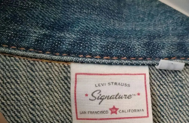 Chaqueta vaquera con la firma de Levi Strauss, talla L