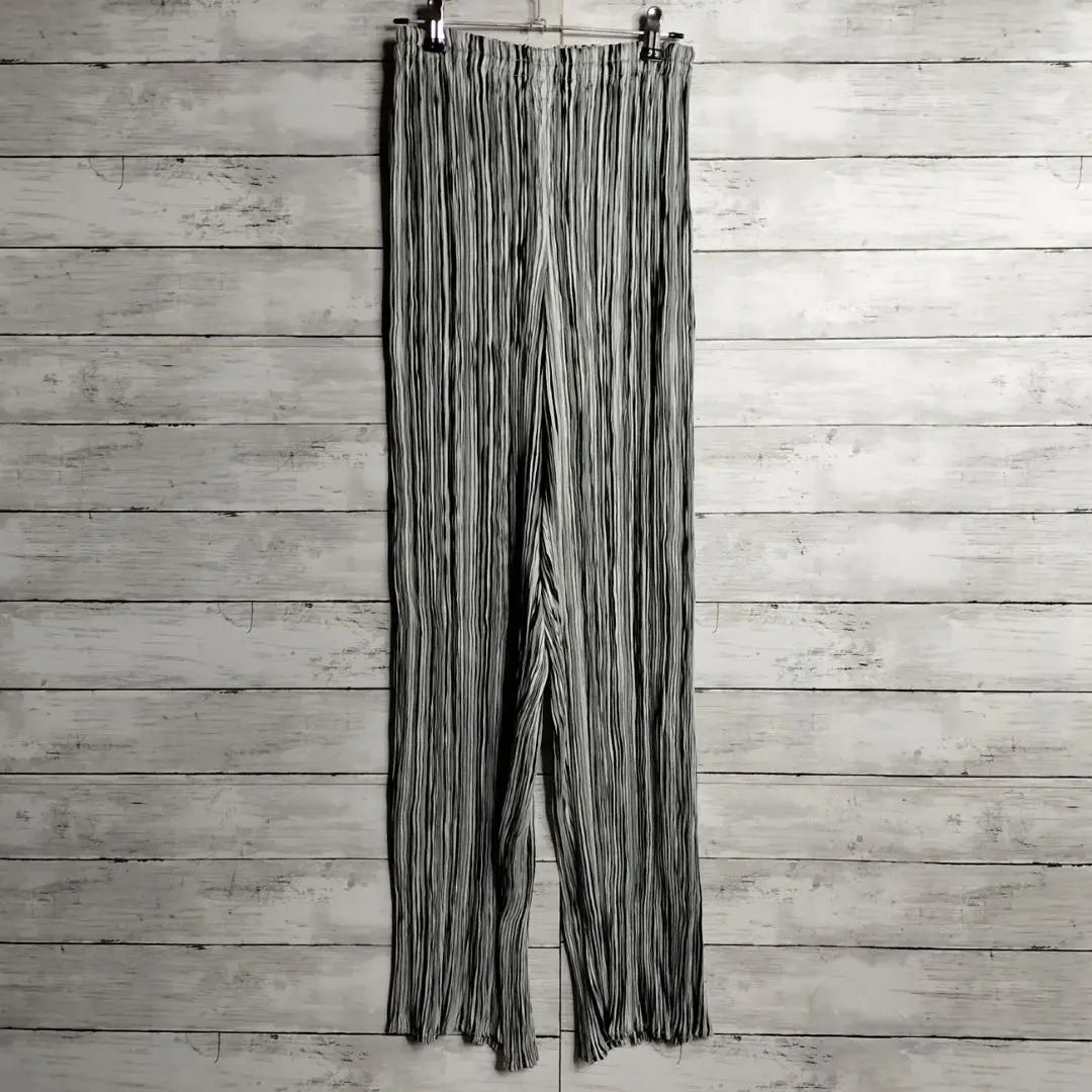 [Extremely beautiful] Pleated Please Issey Miyake Straight Twisted Pants