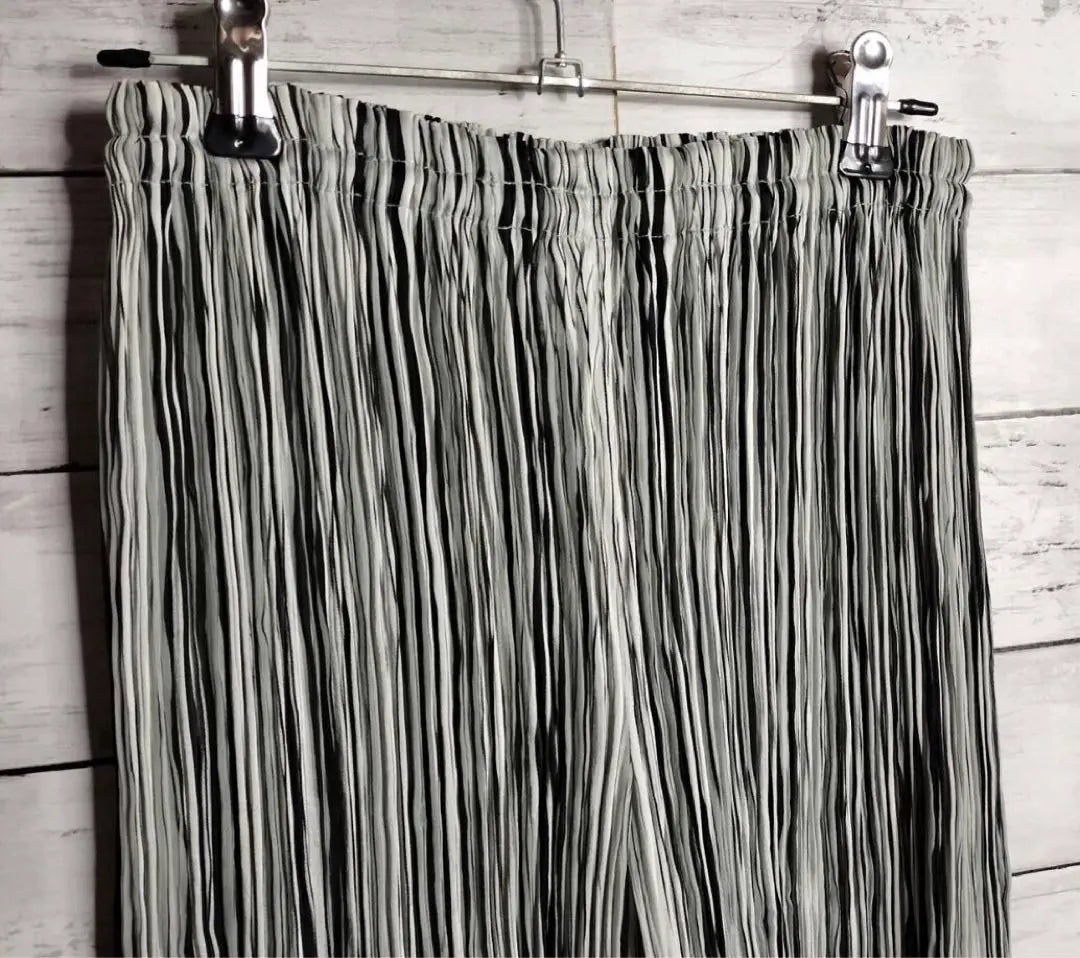 [Extremely beautiful] Pleated Please Issey Miyake Straight Twisted Pants