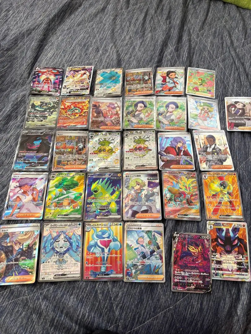 Juego de cartas Pokémon de aproximadamente 31 cartas, incluidas las cartas Holo SR y SAR