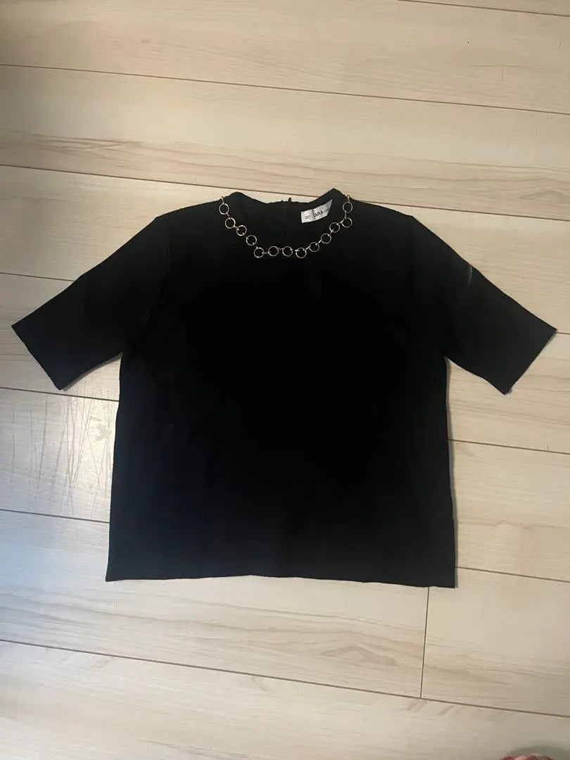 Tops de punto de manga corta negros de ZARA