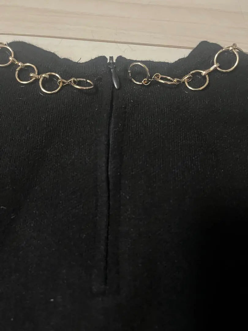 Tops de punto de manga corta negros de ZARA