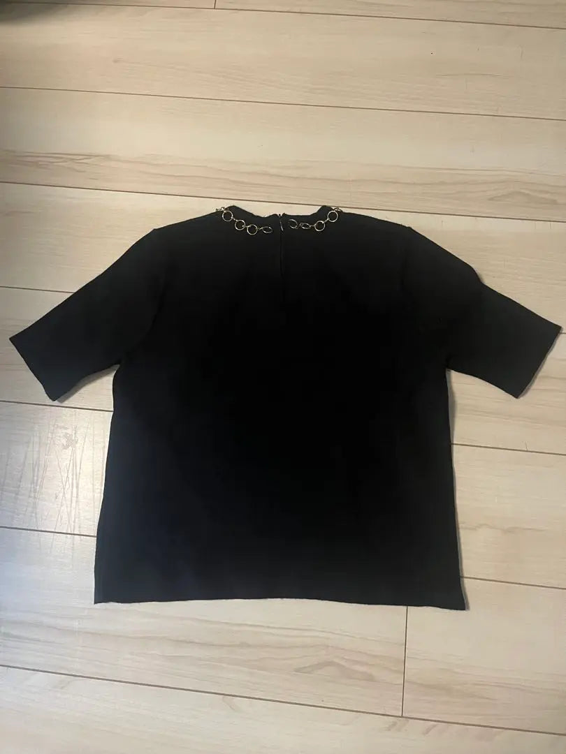 Tops de punto de manga corta negros de ZARA