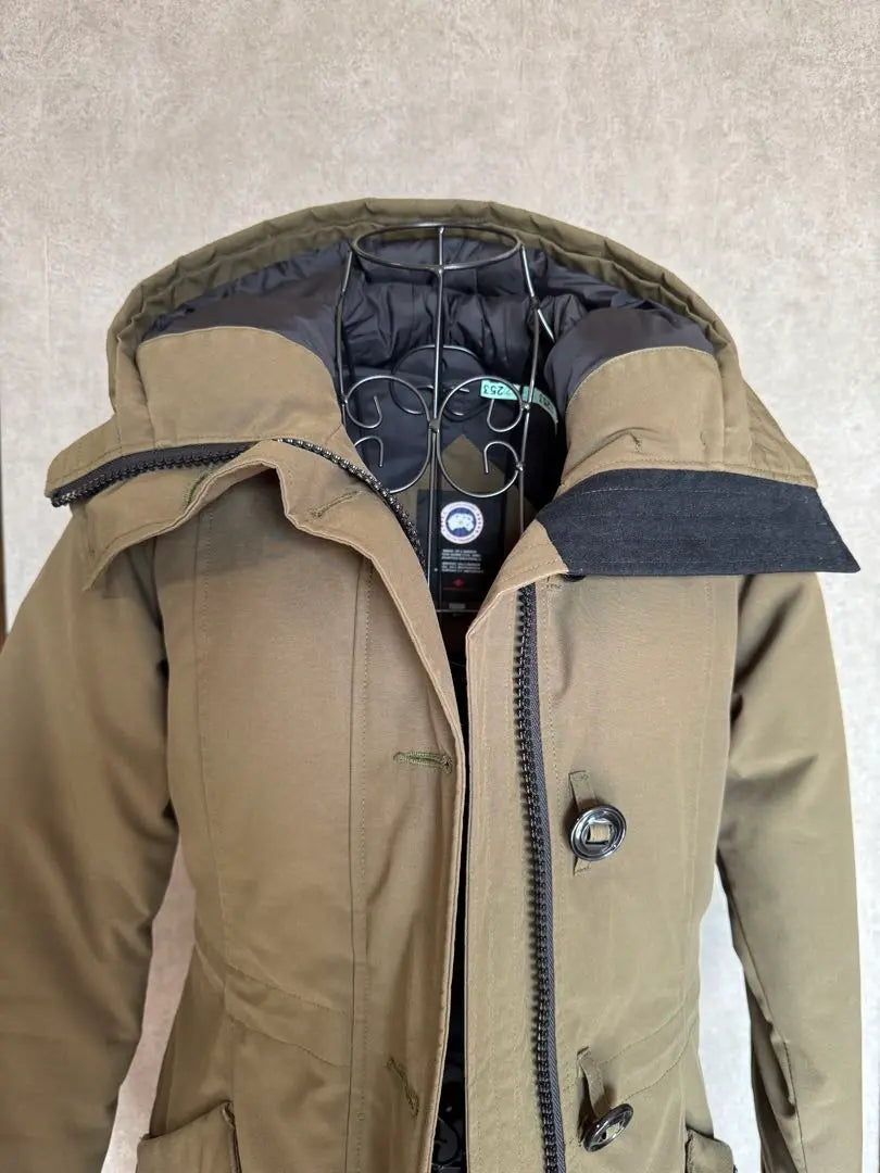 Parka con capucha de piel de plumón Ross Clare de Canada Goose 2580LA