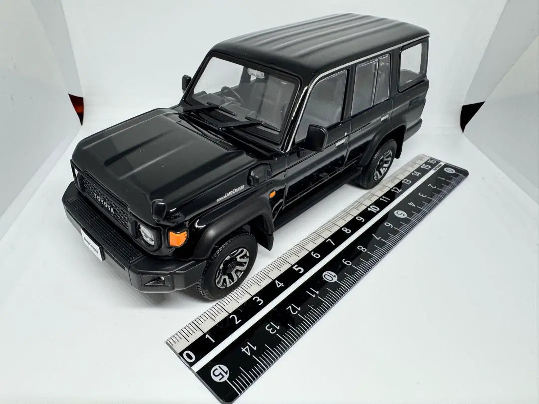 [With original box] Land Cruiser 70 color sample minicar black 218