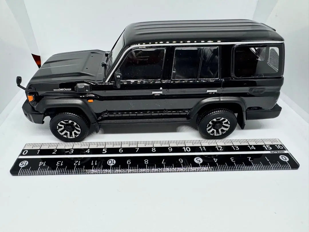 [With original box] Land Cruiser 70 color sample minicar black 218