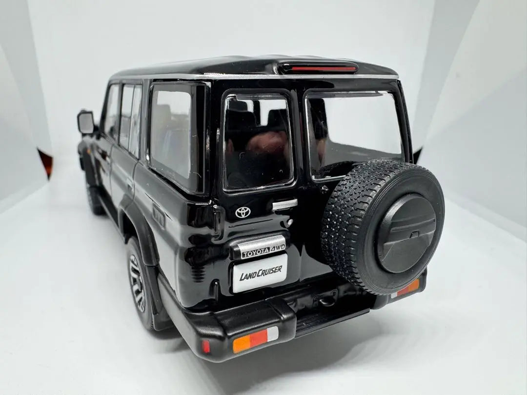 [With original box] Land Cruiser 70 color sample minicar black 218