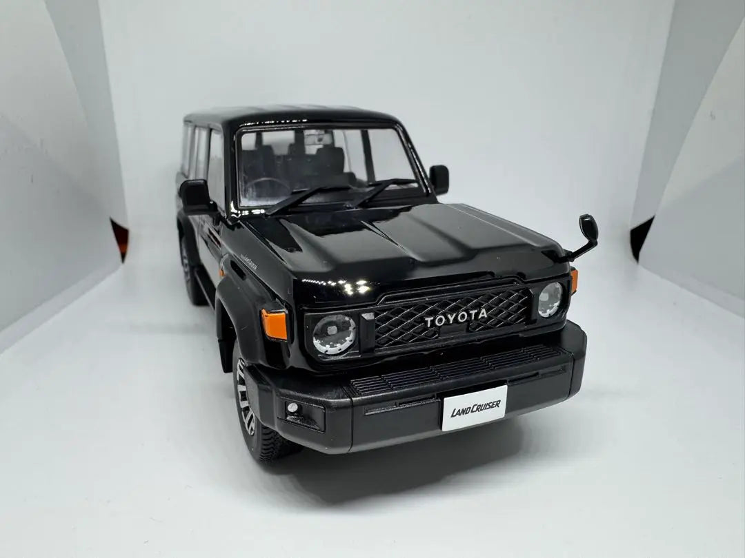 [With original box] Land Cruiser 70 color sample minicar black 218