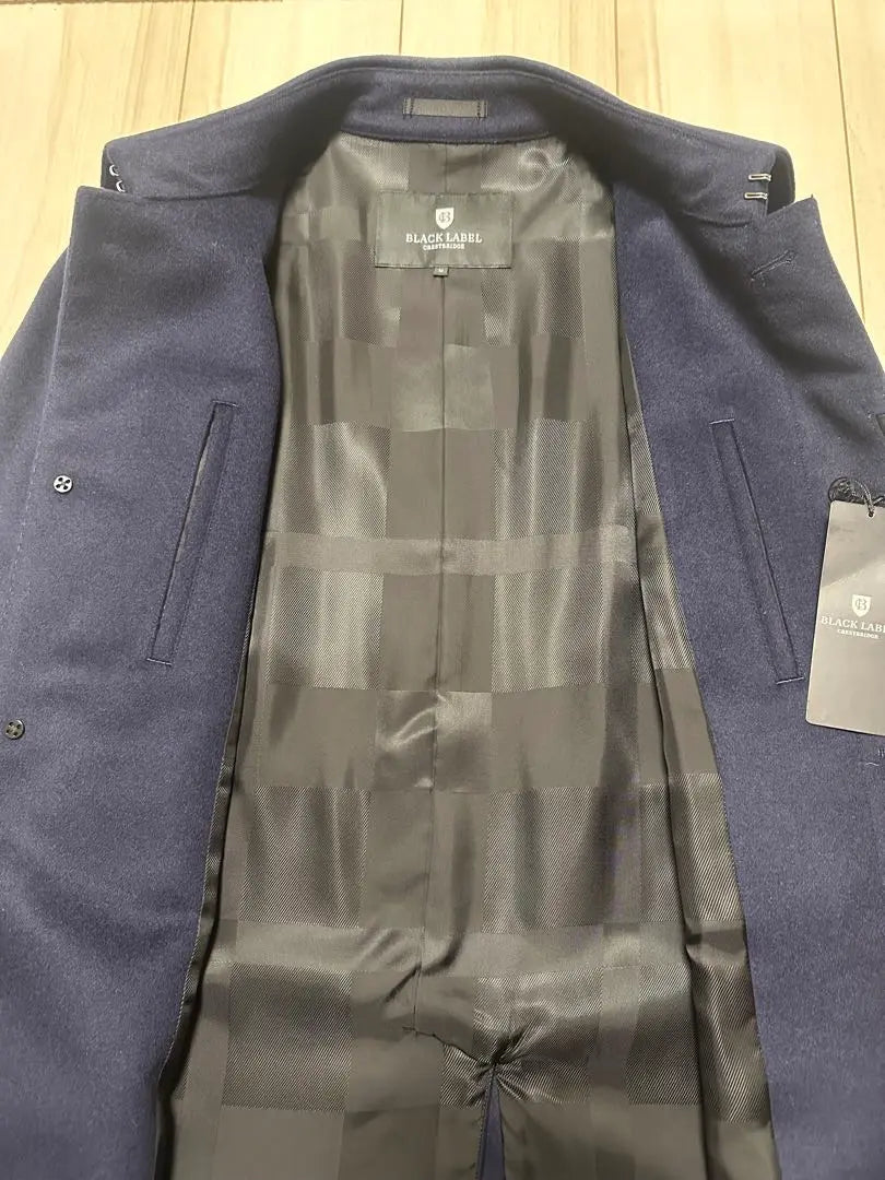 << New unused >> Black label crest bridge 100%coat M size