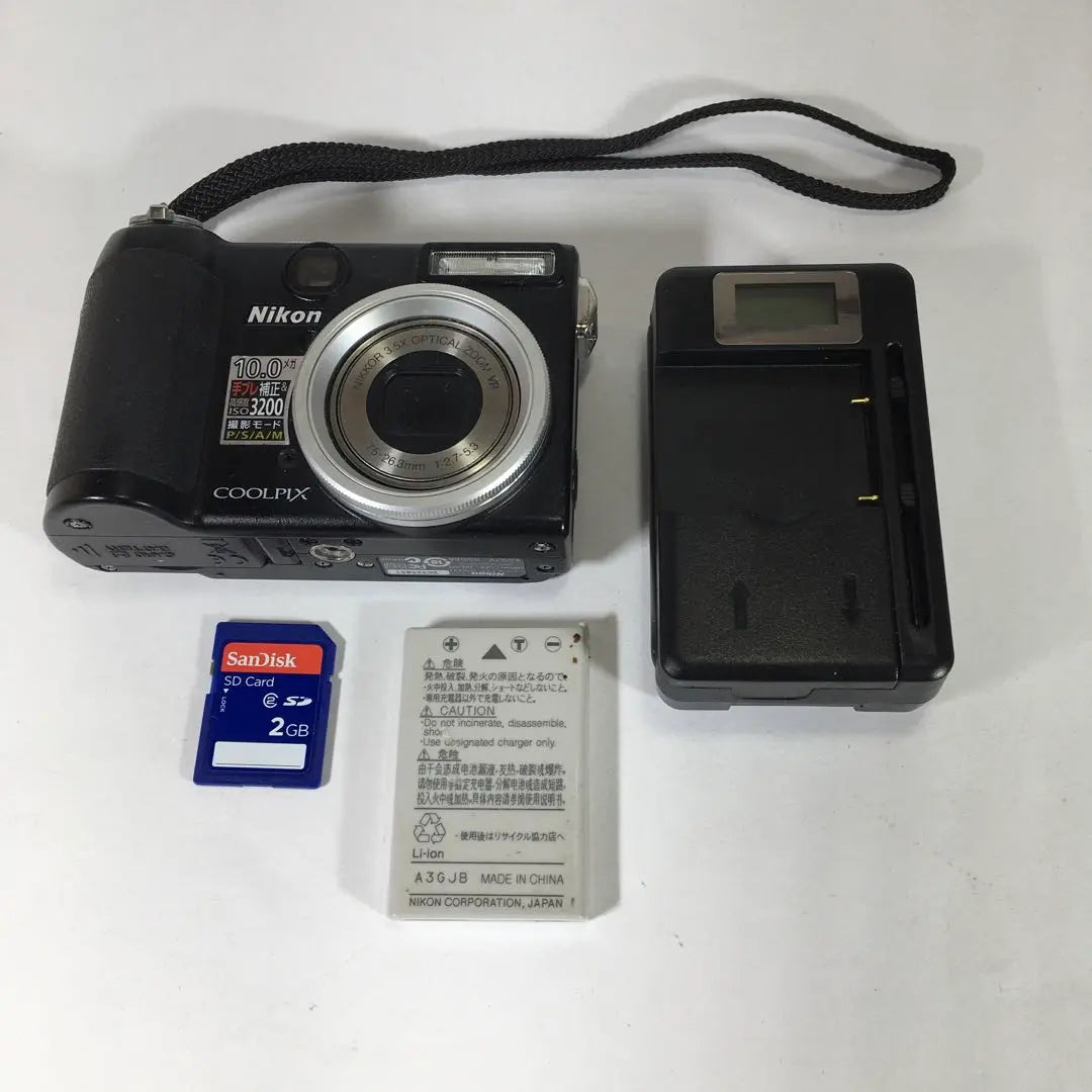 [Operación confirmada] Cámara CCD Nikon Coolpix P5000 con tarjeta SD