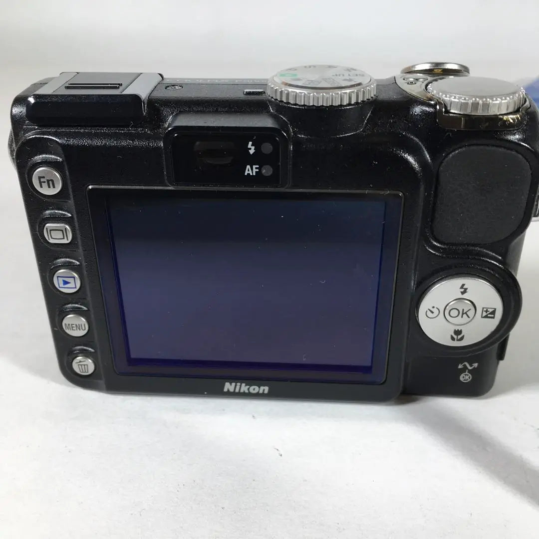 [Operación confirmada] Cámara CCD Nikon Coolpix P5000 con tarjeta SD