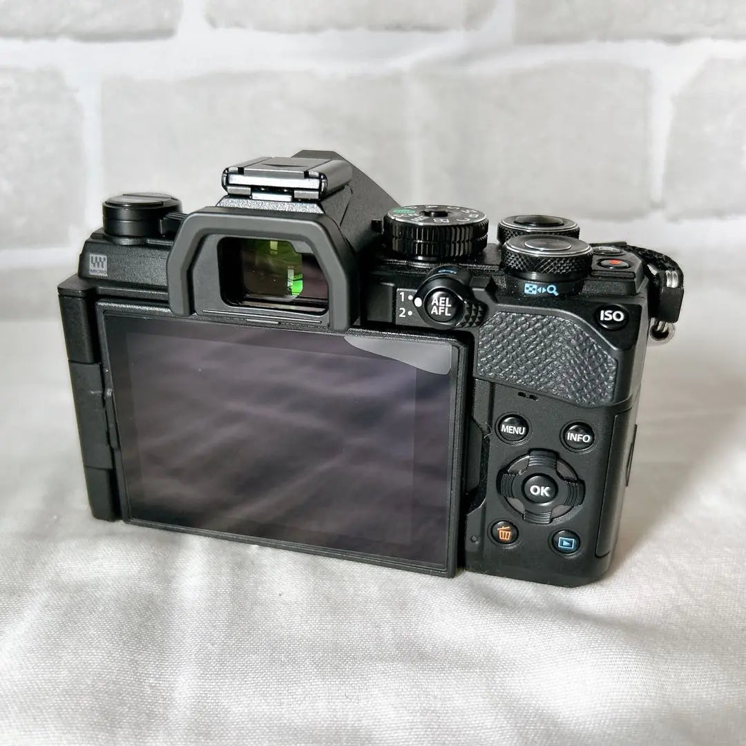 ⭐【Olympus OMD E-M5 Mark III Mirrorless Single Lens Camera】⭐