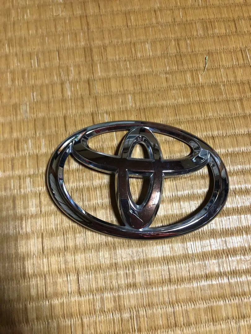 Toyota emblem 13cm